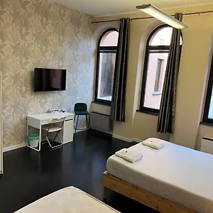 Guest house The Rock House Con 6 Con Bagno Privato, Piacenza